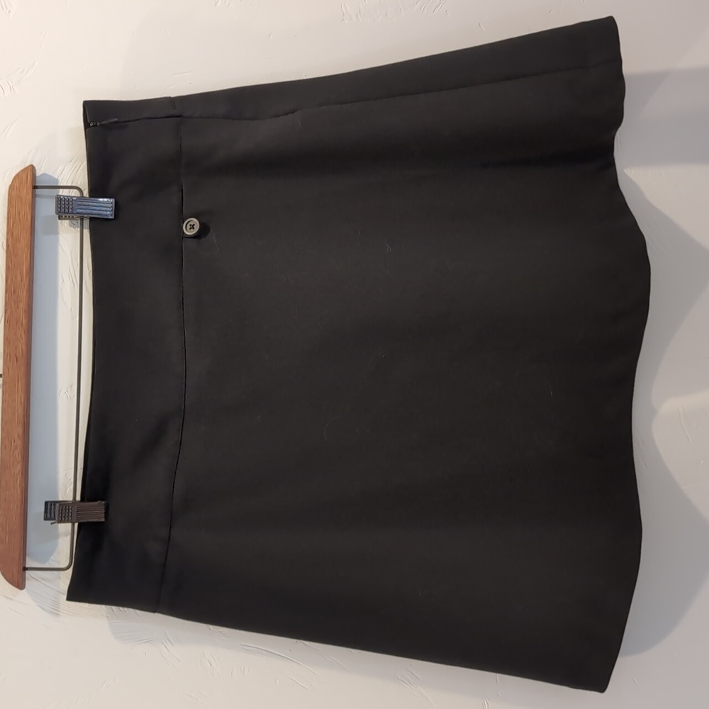 GAP stretch black skirt